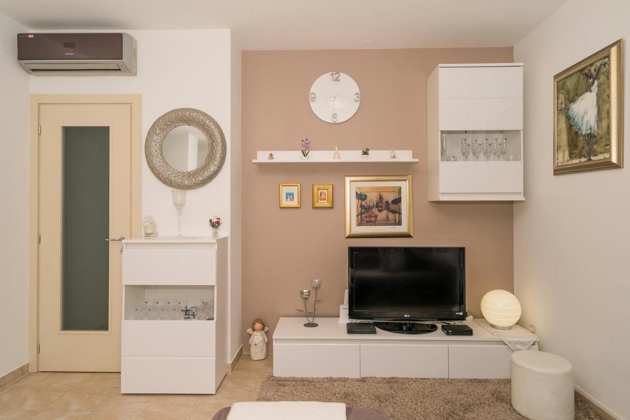 Luxury 1 Bedroom App Center&Balcony Free Parking Split Exterior foto